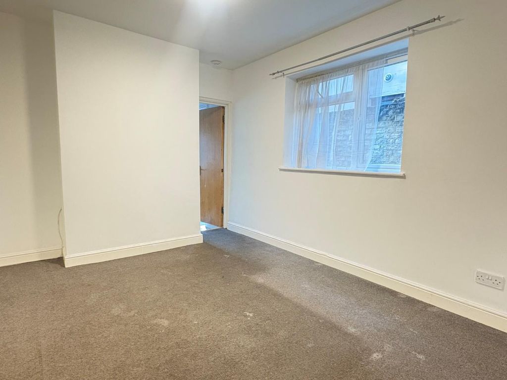 Property photo 2 of 8 3.Jpg