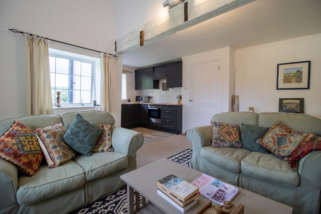 Property photo 3 of 11 5516146