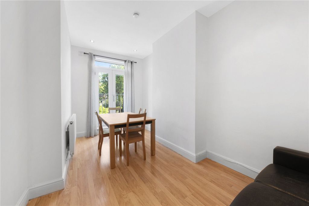 Property photo 3 of 6 Picture No. 05