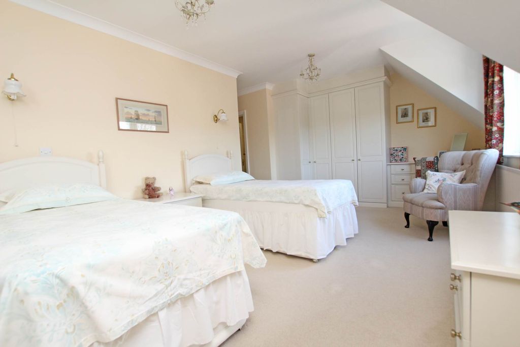 Additional image 17 of 3 bed penthouse for saleGrassington Road, Eastbourne BN20