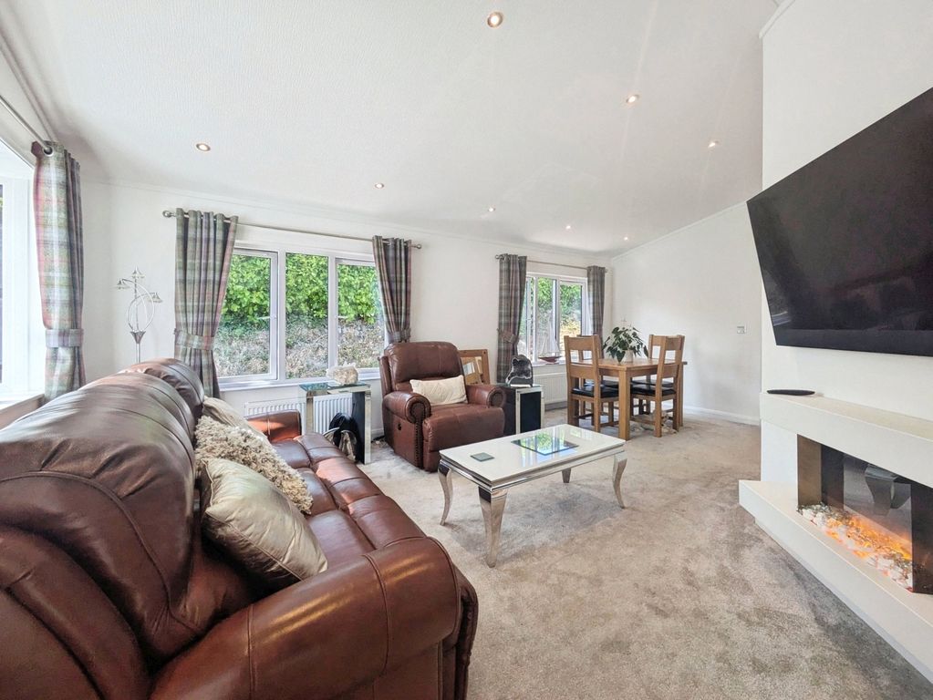 Property photo 2 of 17 Picture No. 13