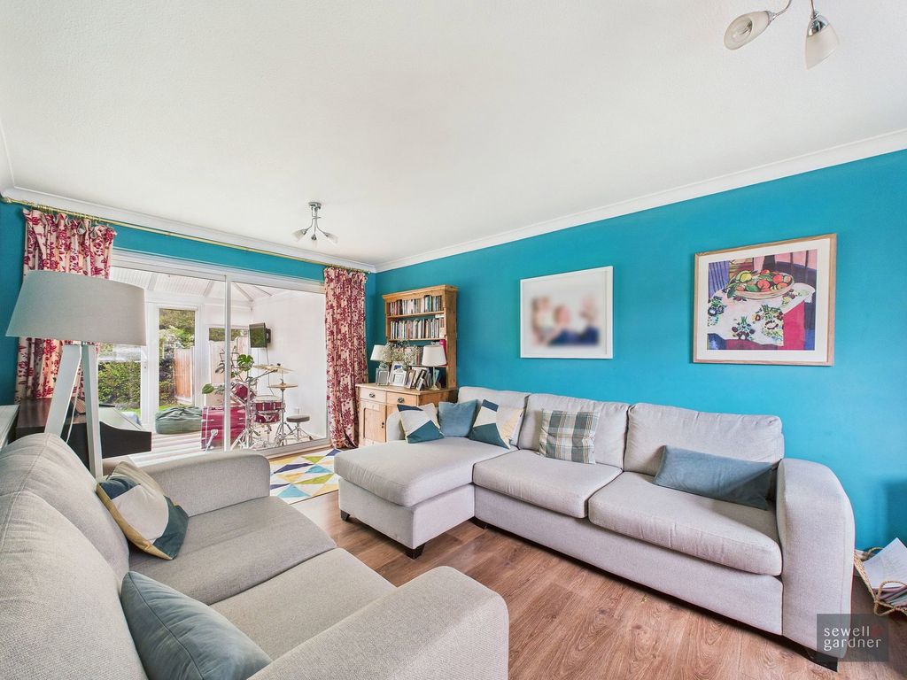 Property photo 3 of 16