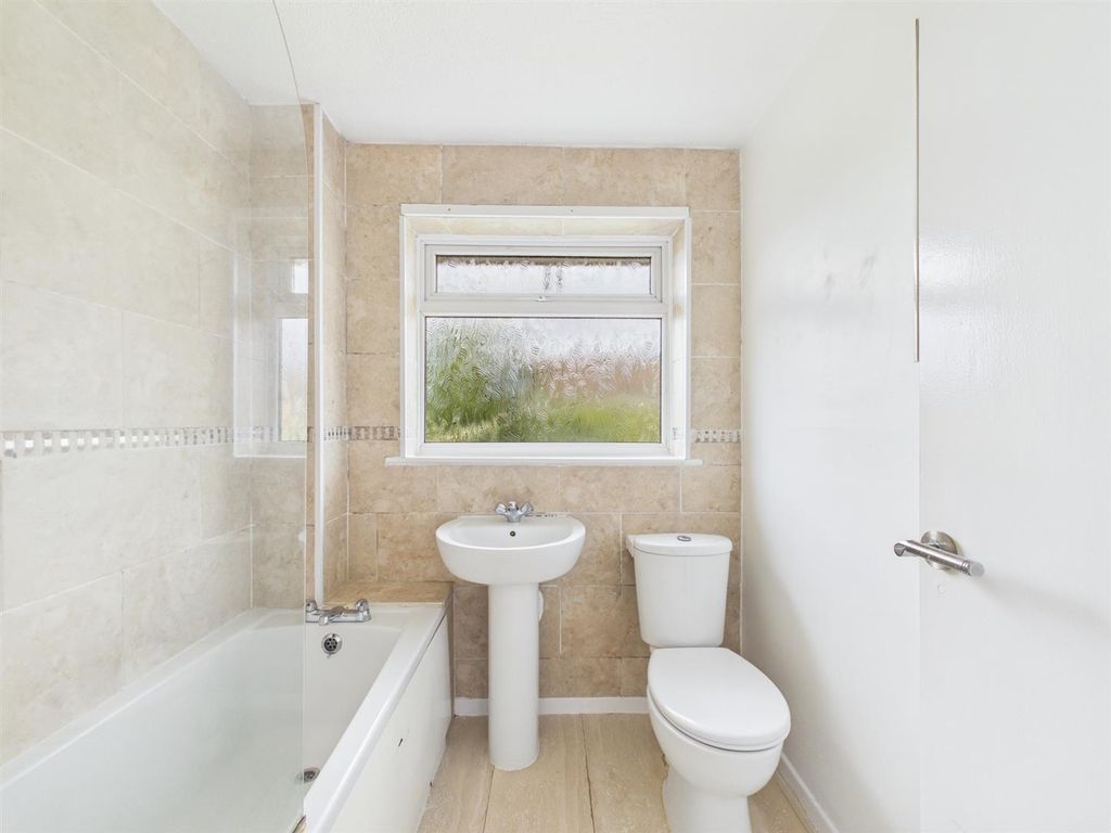Property photo 3 of 17 Cam03844G0-Pr0471-Still009.Jpg