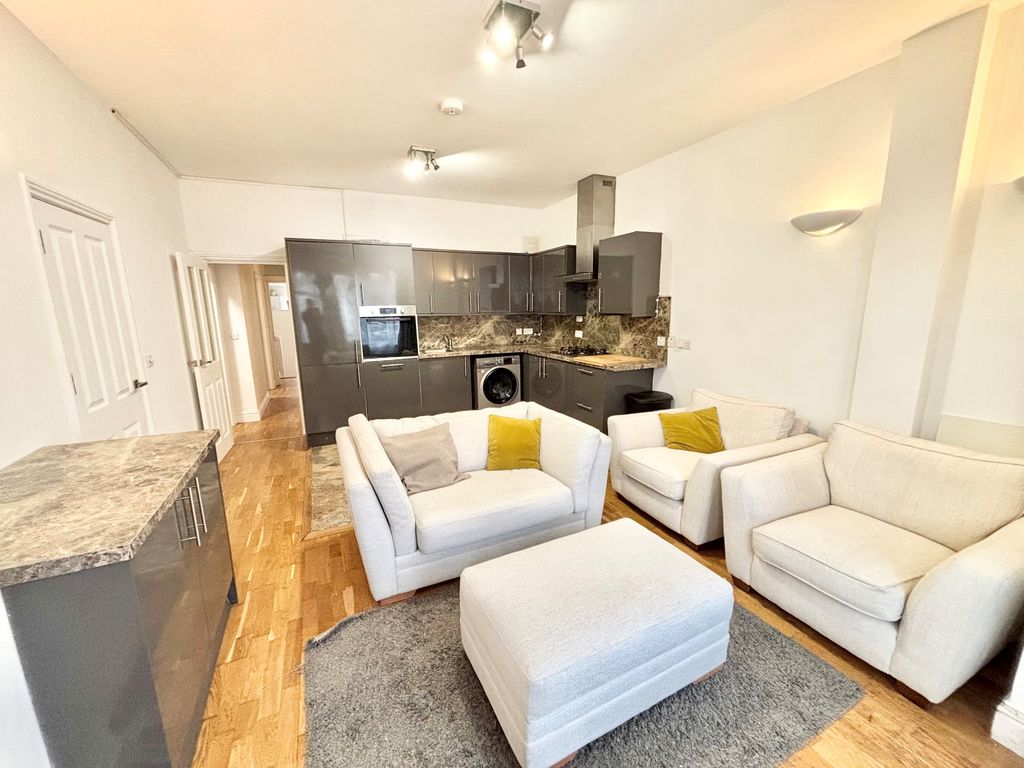 Property photo 3 of 9 Image