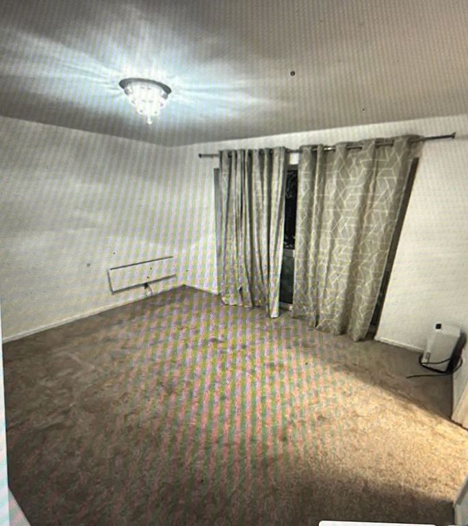 Property photo 3 of 7 Photo 7