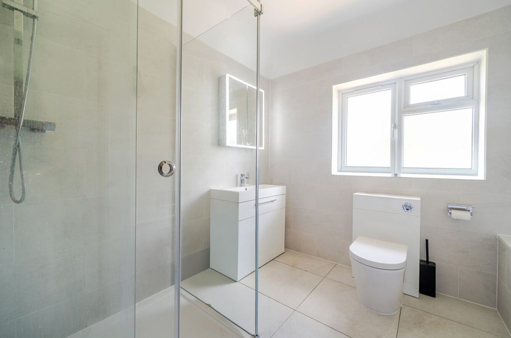 Property photo 3 of 17 1483422-5-6A44d75...