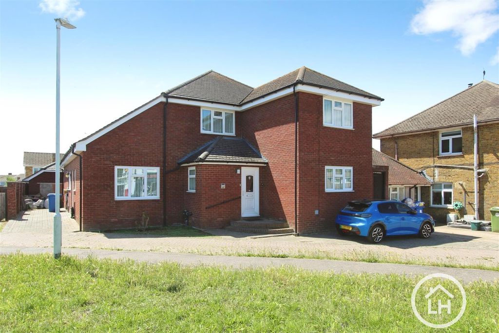 Property photo 1 of 19 External