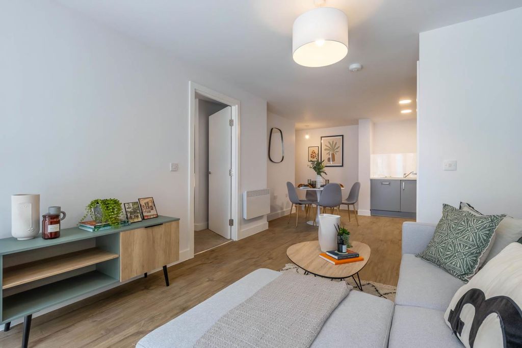 Property photo 2 of 17 Living Area