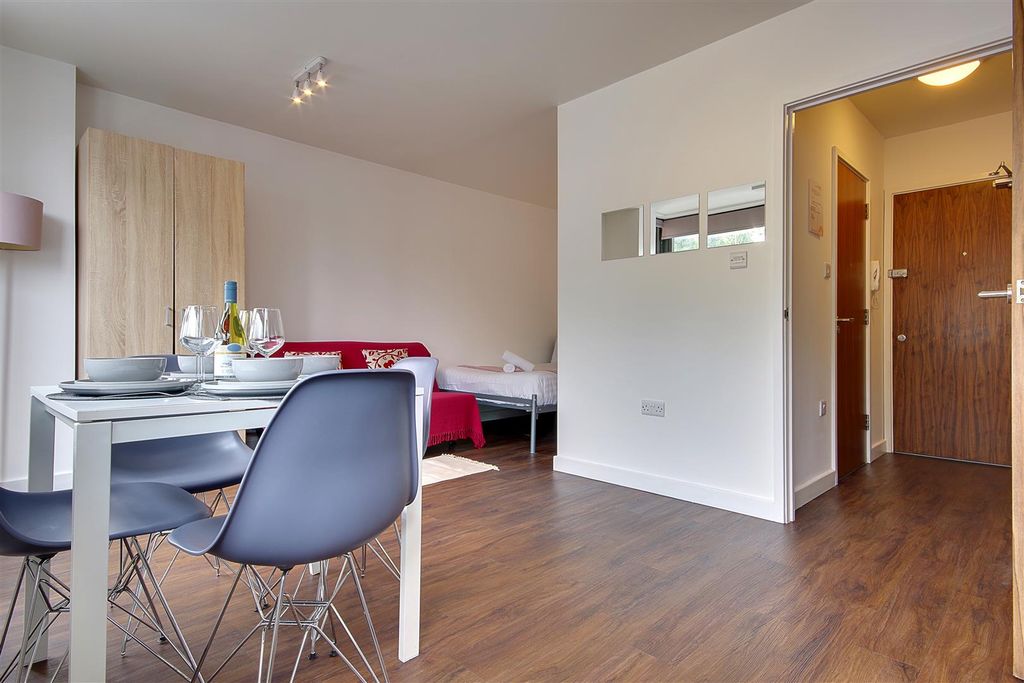 Property photo 2 of 12 Apt9 B.Jpg