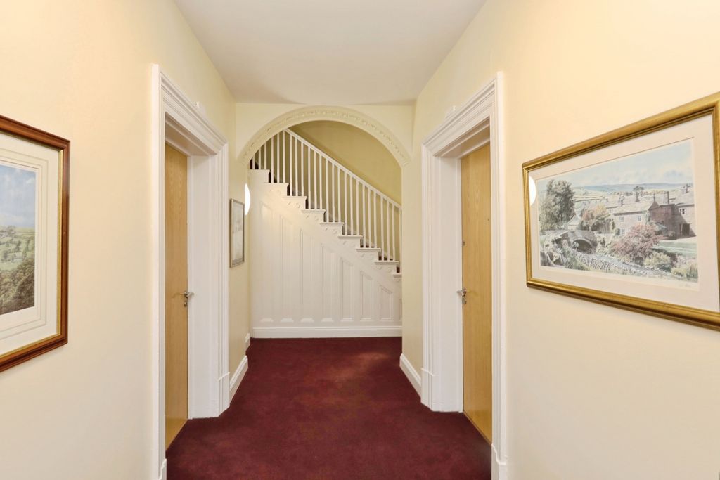 Property photo 3 of 30 Pbox-Img.Jpg