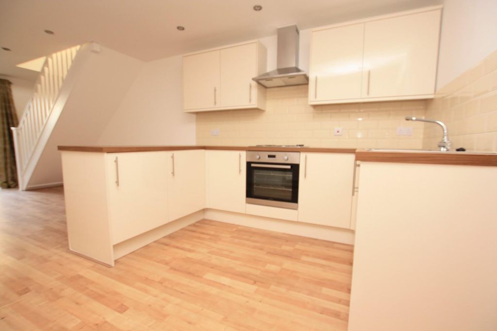 Property photo 3 of 7 Kitchen