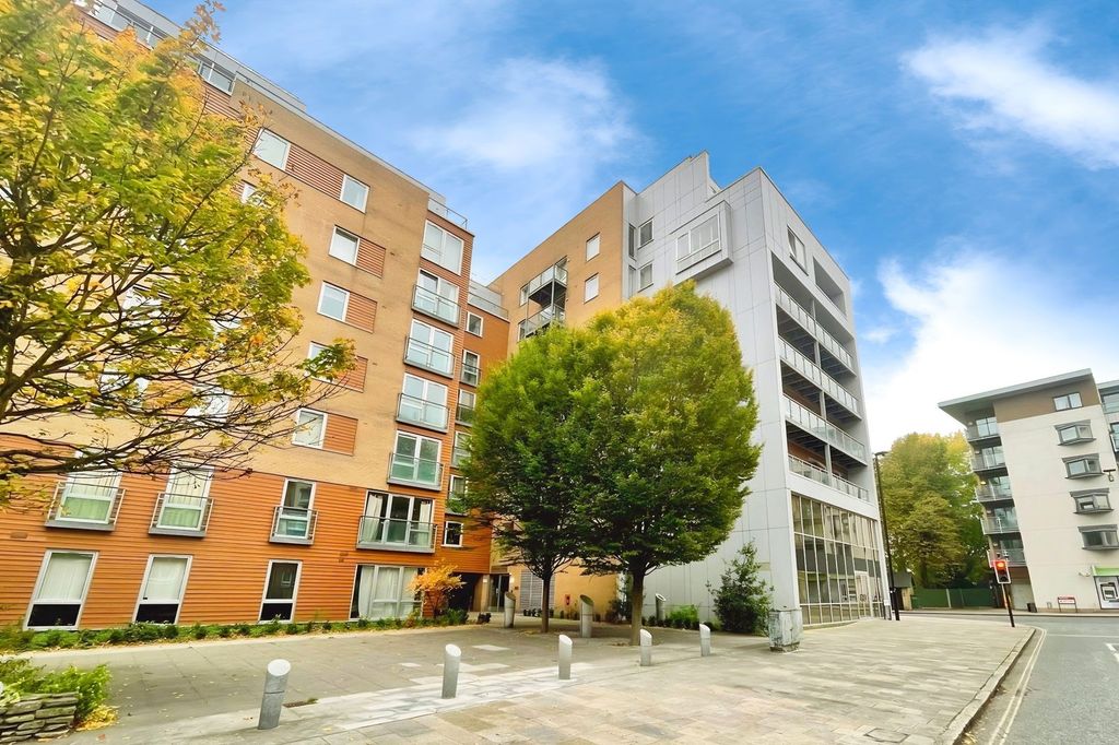 Property photo 1 of 12