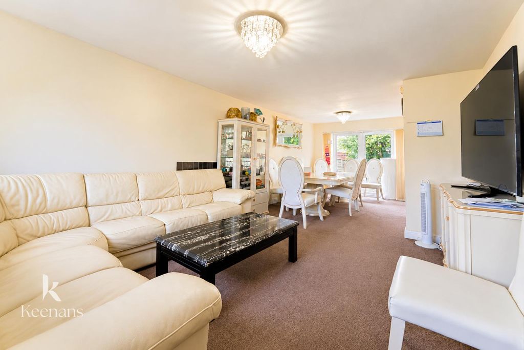 Property photo 2 of 35