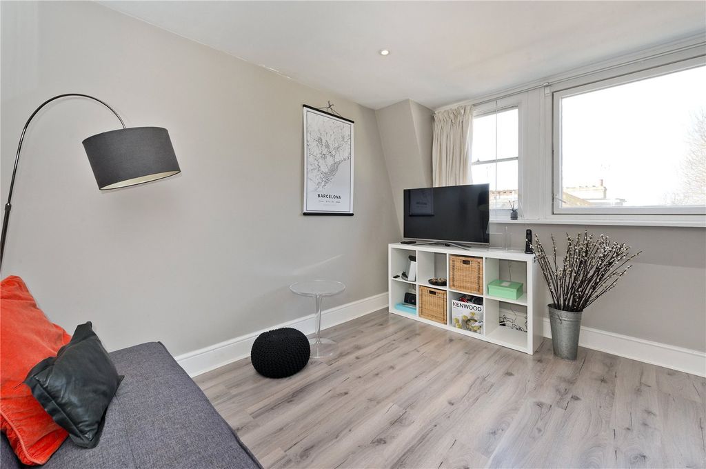 Property photo 2 of 8 A085i00000L96Usaaj_Bgo110077_12.Jpg