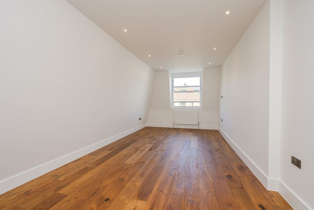 Property photo 3 of 8 Picture No. 02