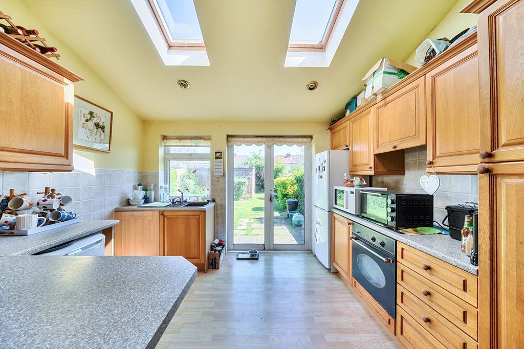Property photo 2 of 20 1448374-9-69Ea0Af...