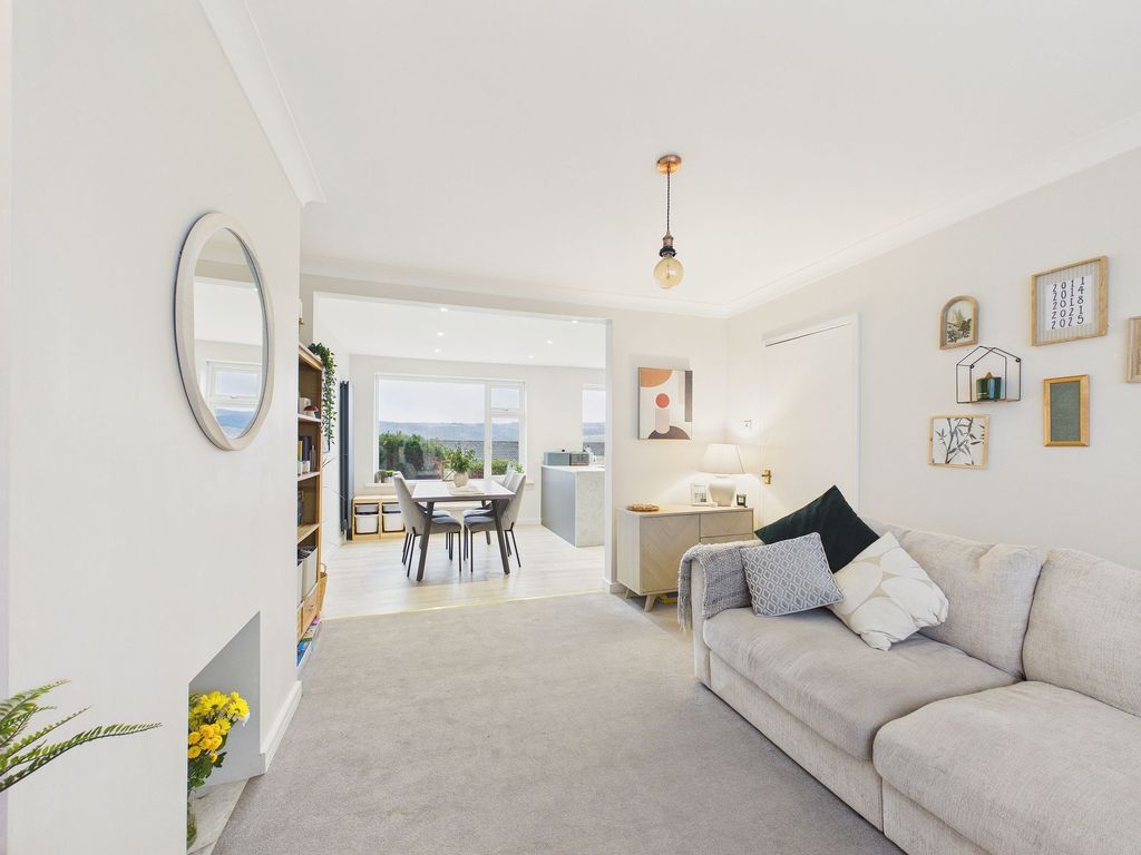 Property photo 3 of 12 Lounge/Dining Area