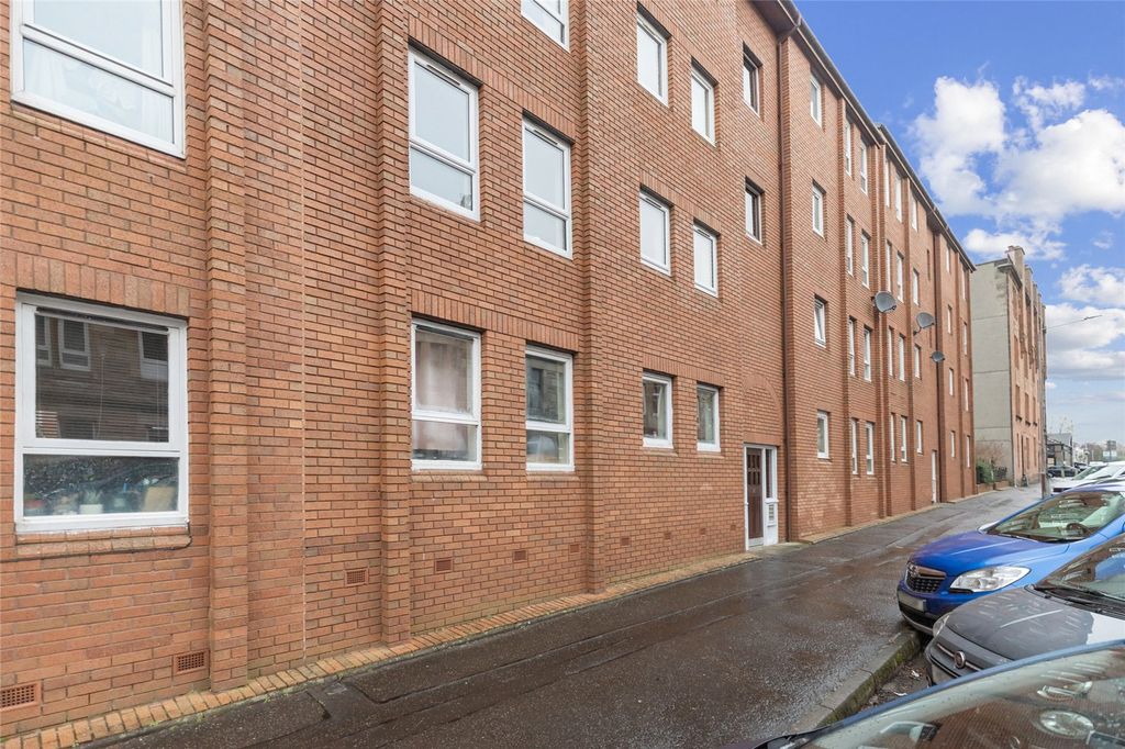 Property photo 1 of 32 Picture No. 24