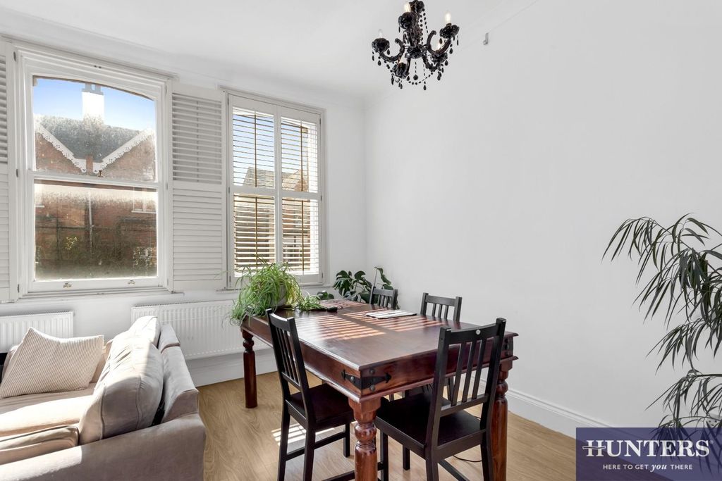 Property photo 3 of 11 Diner