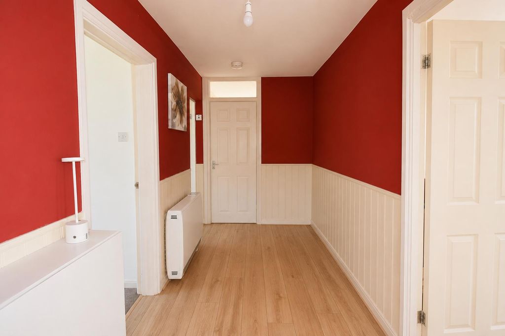 Property photo 2 of 12 Hall Way.Png