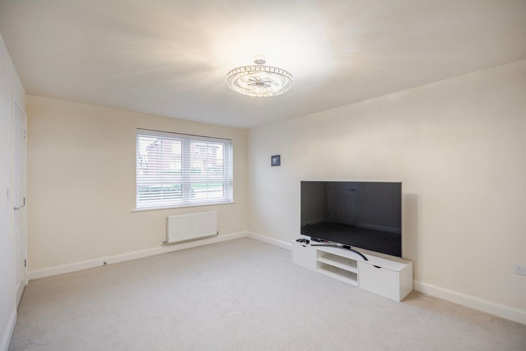 Property photo 2 of 14 Jacobs-40