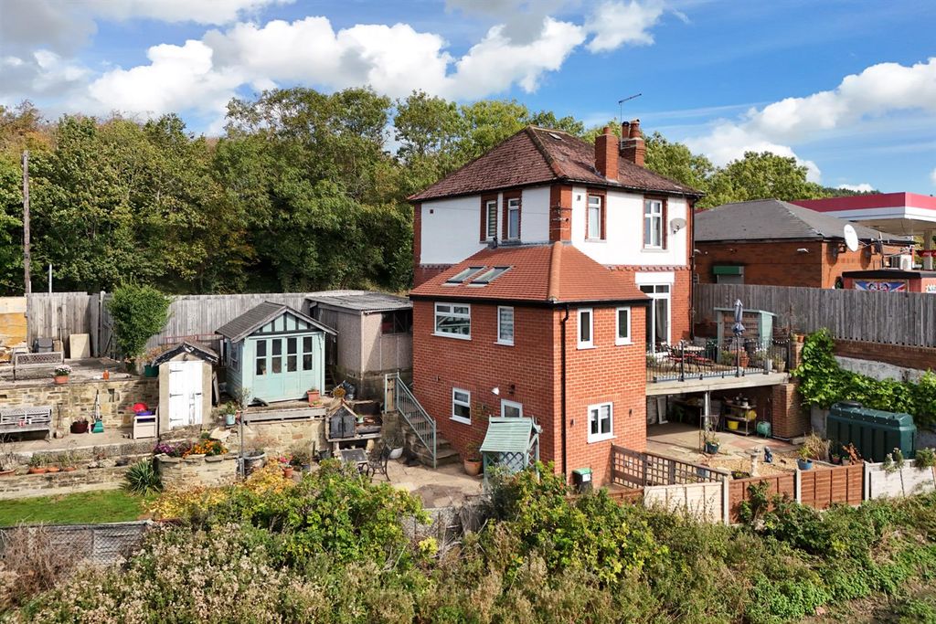 Property photo 1 of 51 Harrogate Road