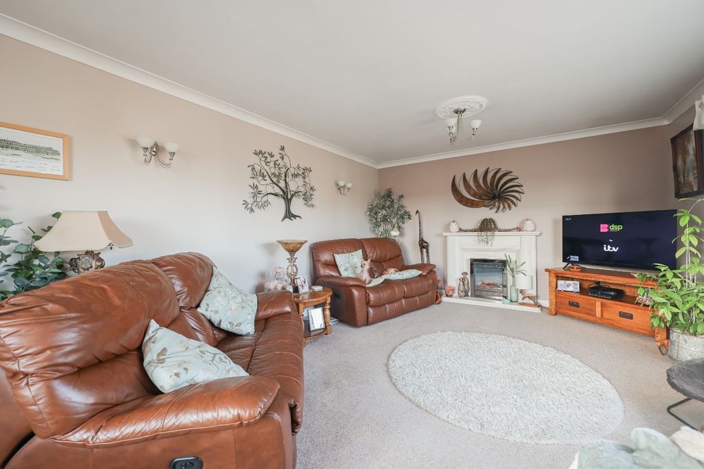 Property photo 2 of 21 4794232