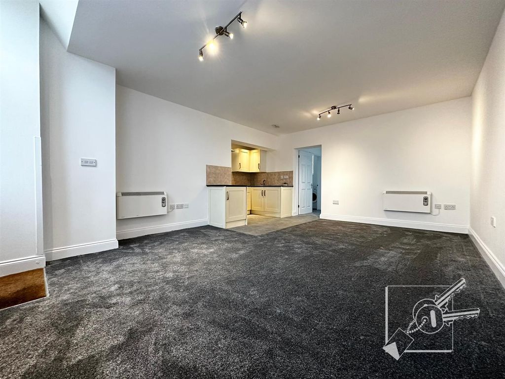 Property photo 3 of 11 Living Room