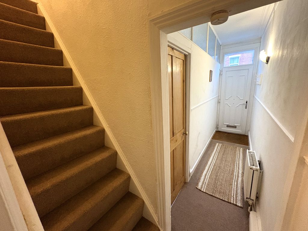 Property photo 2 of 15 Entrance Hall