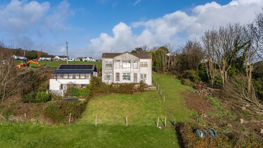 Property photo 3 of 21