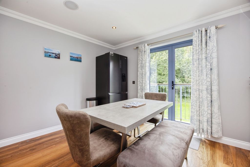 Property photo 2 of 23 Pbox-Img.Jpg