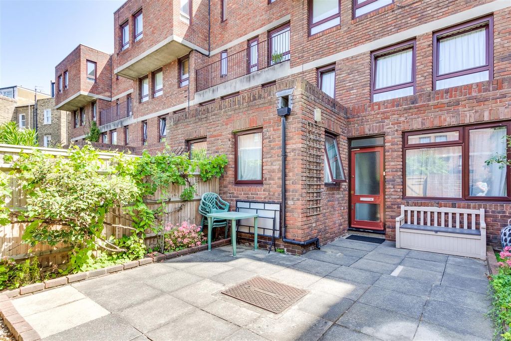 Property photo 2 of 10