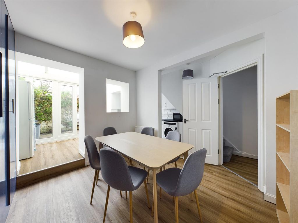 Property photo 3 of 17 Cam00771P1-Pr0177-Still05.Jpg