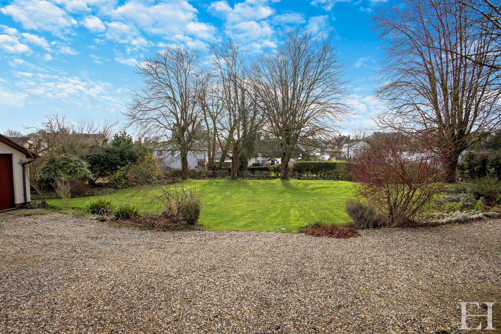 Property photo 2 of 35 8635089-Exteriorwm15-V2-800