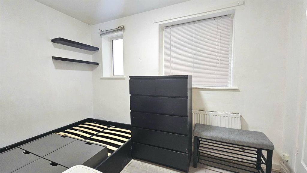 Property photo 3 of 4 Picture No. 04