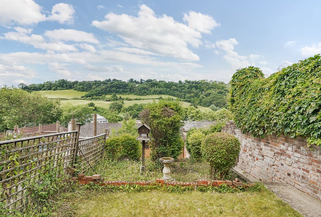 Property photo 2 of 24 1307153-12-684Fec...