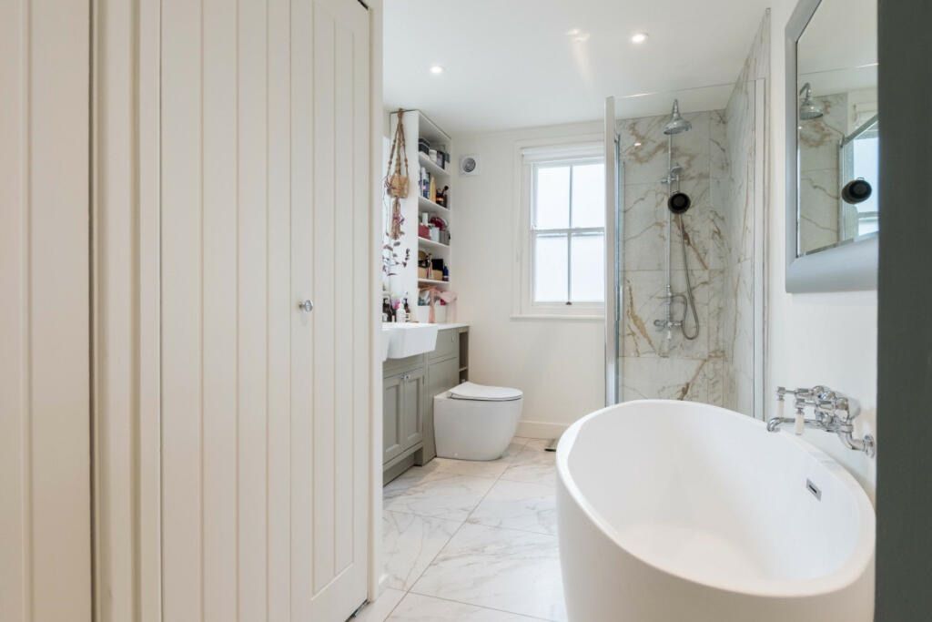 Property photo 2 of 3