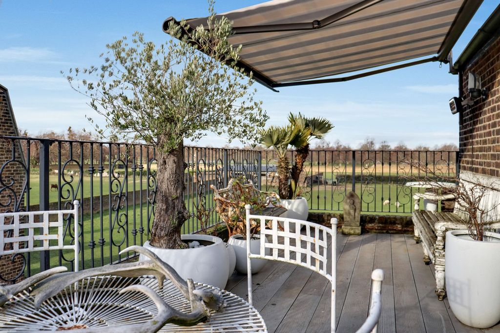 Additional image 29 of 5 bed semi-detached house for saleHampton Court Road, East Molesey KT8