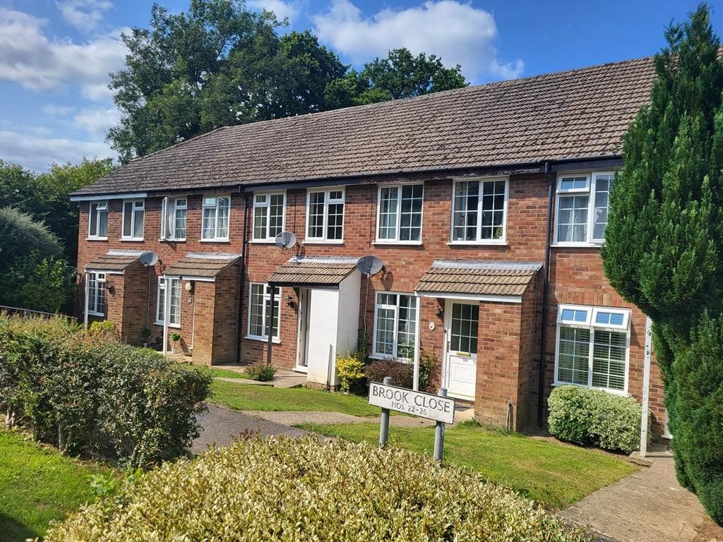 Property photo 1 of 5 24 Brook Close.Jpg