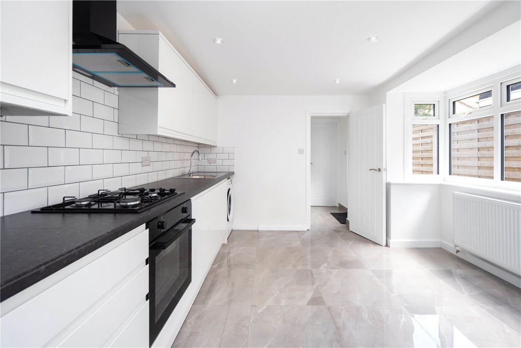 Property photo 2 of 18 Kitchen