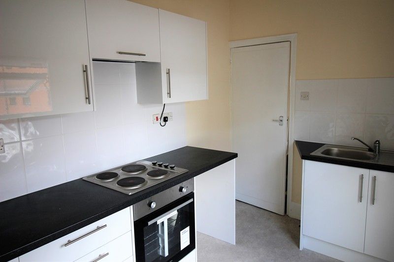 Property photo 2 of 7 Kitchen 1
