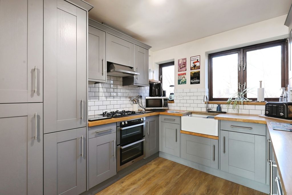 Property photo 2 of 14 Pbox-Img.Jpg