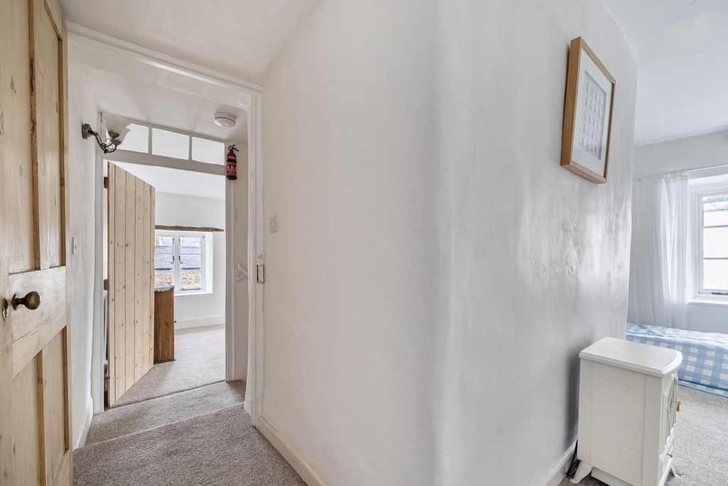 Property photo 3 of 14 5596176