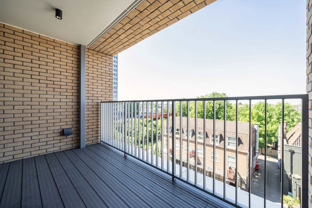 Property photo 1 of 5