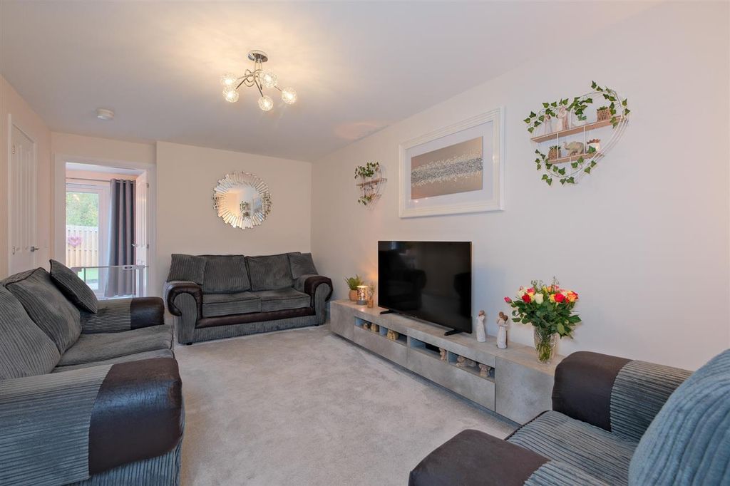 Property photo 3 of 24