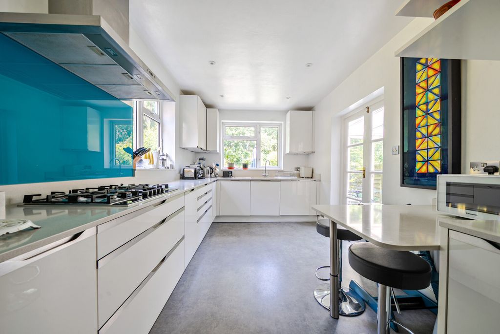 Property photo 3 of 13 Garden