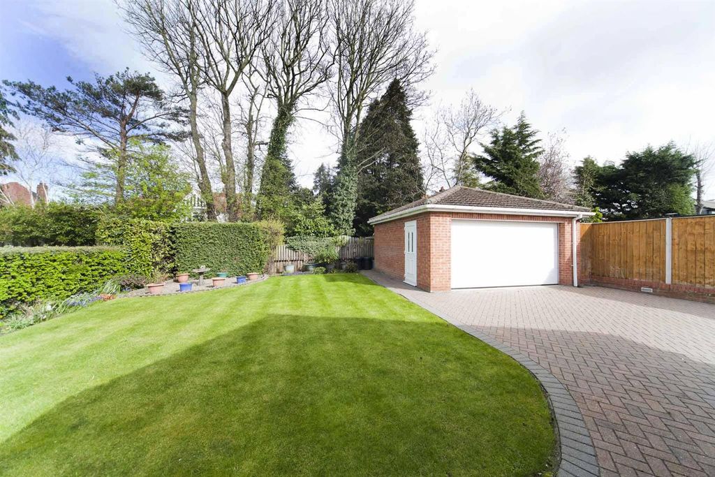 Property photo 3 of 21