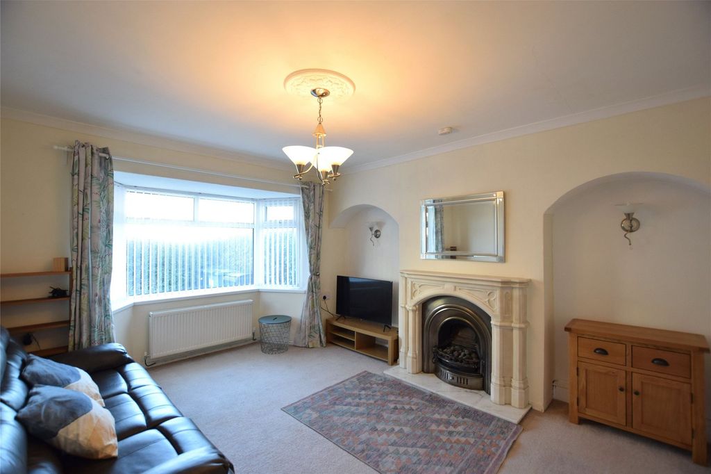 Property photo 2 of 10 Lounge