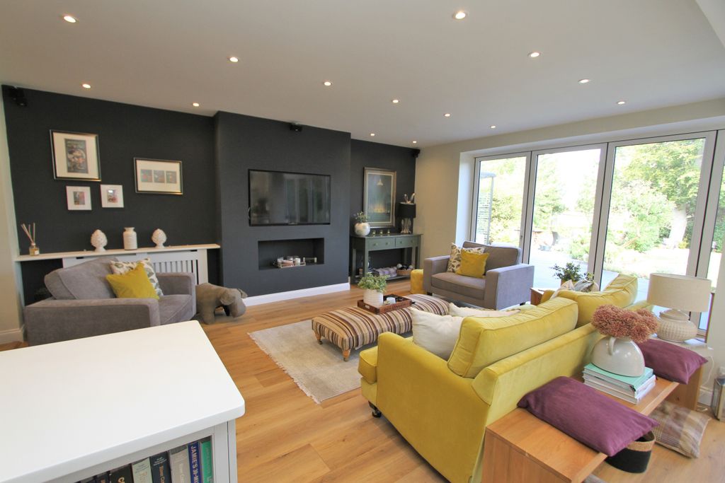 Additional image 9 of 5 bed detached house for salePrideaux Road, Eastbourne BN21