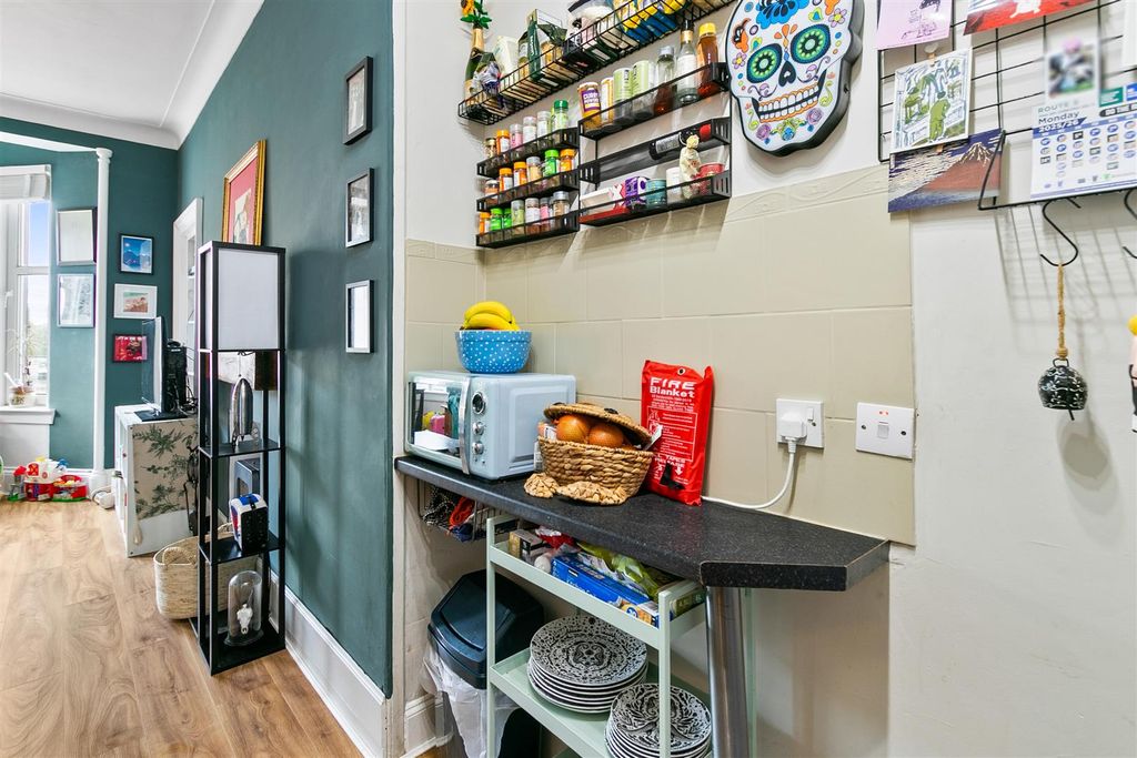 Additional image 8 of 2 bed flat for saleGlasgow Road, Dumbarton G82